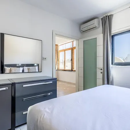 Large Terrace Penthouse Апартаменты